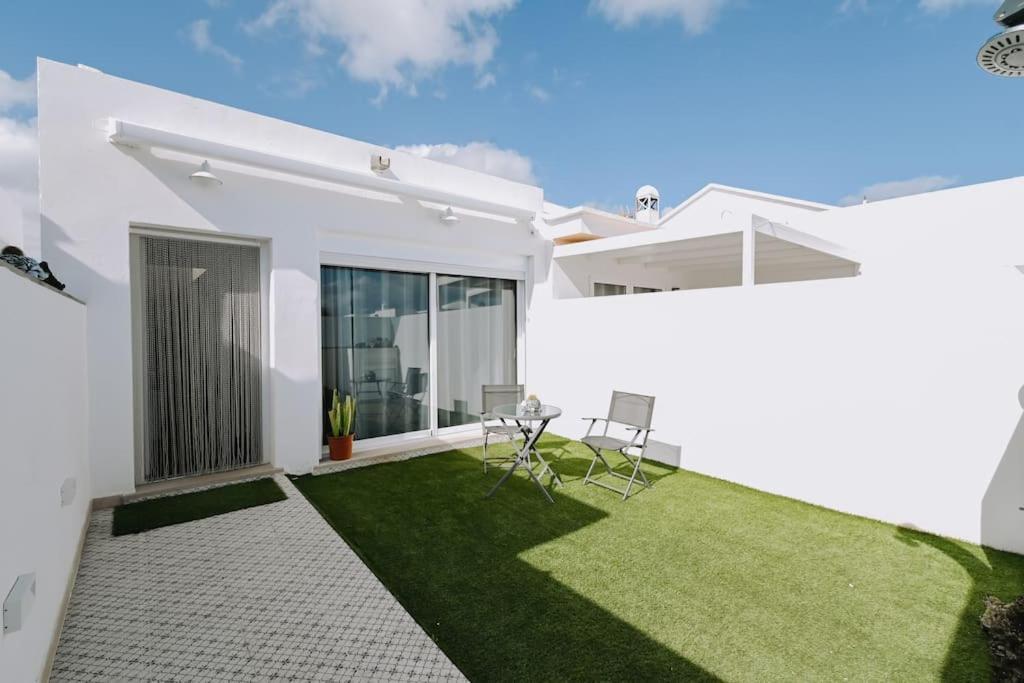 Garden House, Playa Honda Apartment อาร์เรซิเฟ ภายนอก รูปภาพ